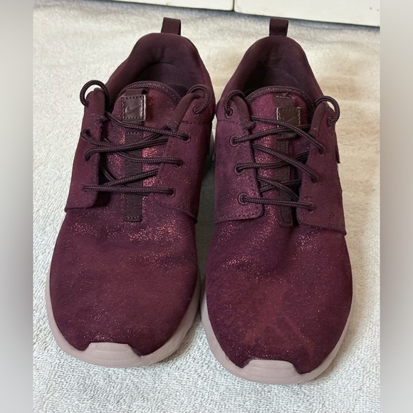 Nike Women’s  Roshe One Premium 'Metallic Mahogany' Running Shoes Size 7 - Picture 3 of 7